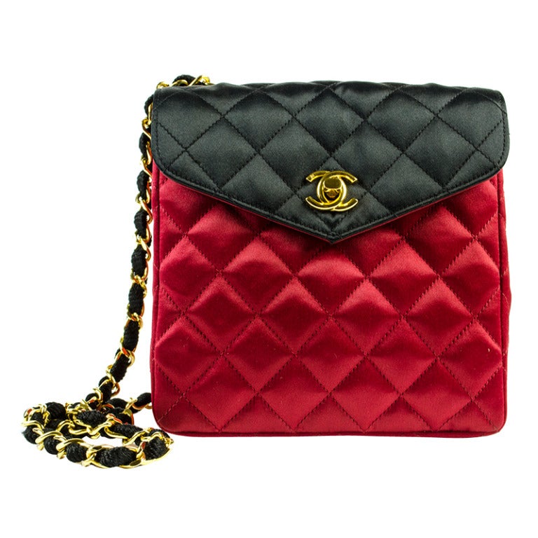 Chanel Vintage Colorblocked Red & Black Shoulder Bag For Sale
