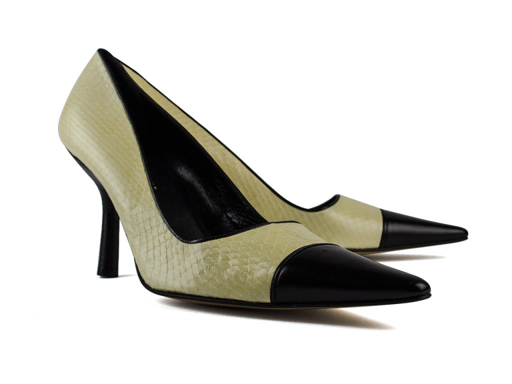 Chanel Snakeskin Colorblocked Ivory & Black Leather Heels Pumps