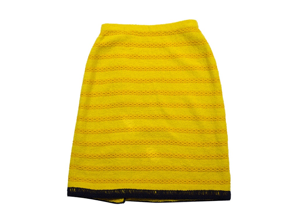 Chanel Vintage Yellow Boucle Skirt In Excellent Condition In San Diego, CA