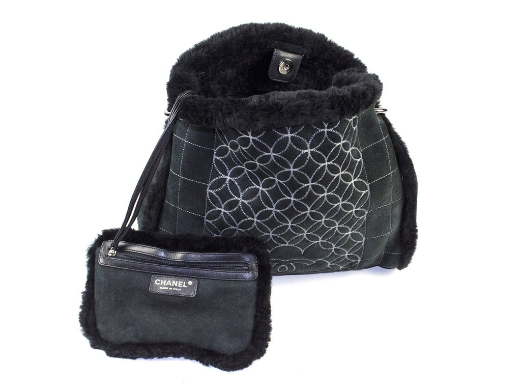 Chanel Fur Bucket Bag 1