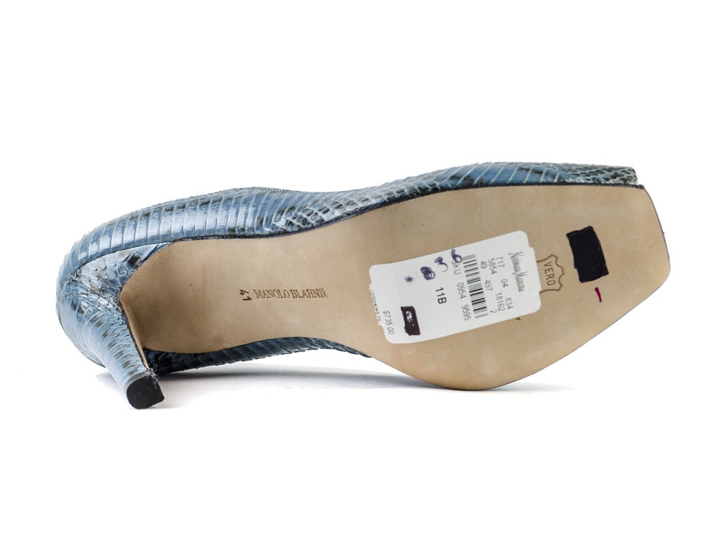 Manolo Blahnik Blue Snakeskin Peep Toe Heels For Sale 2