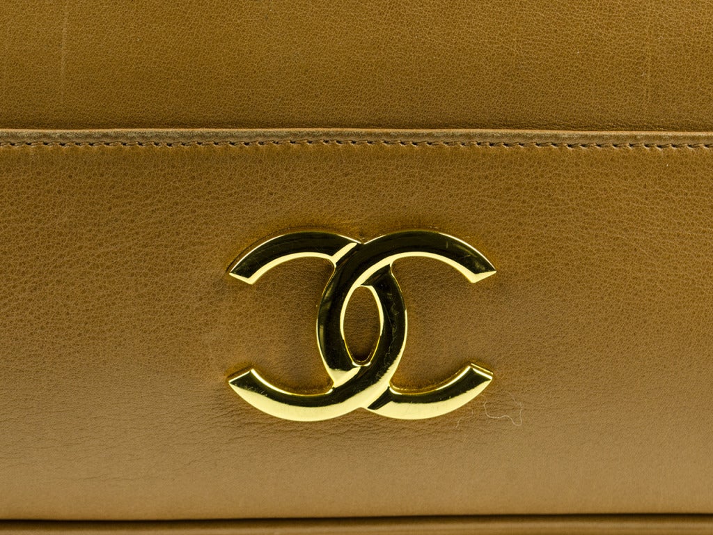 Chanel Leather Tote Bag In Excellent Condition In San Diego, CA