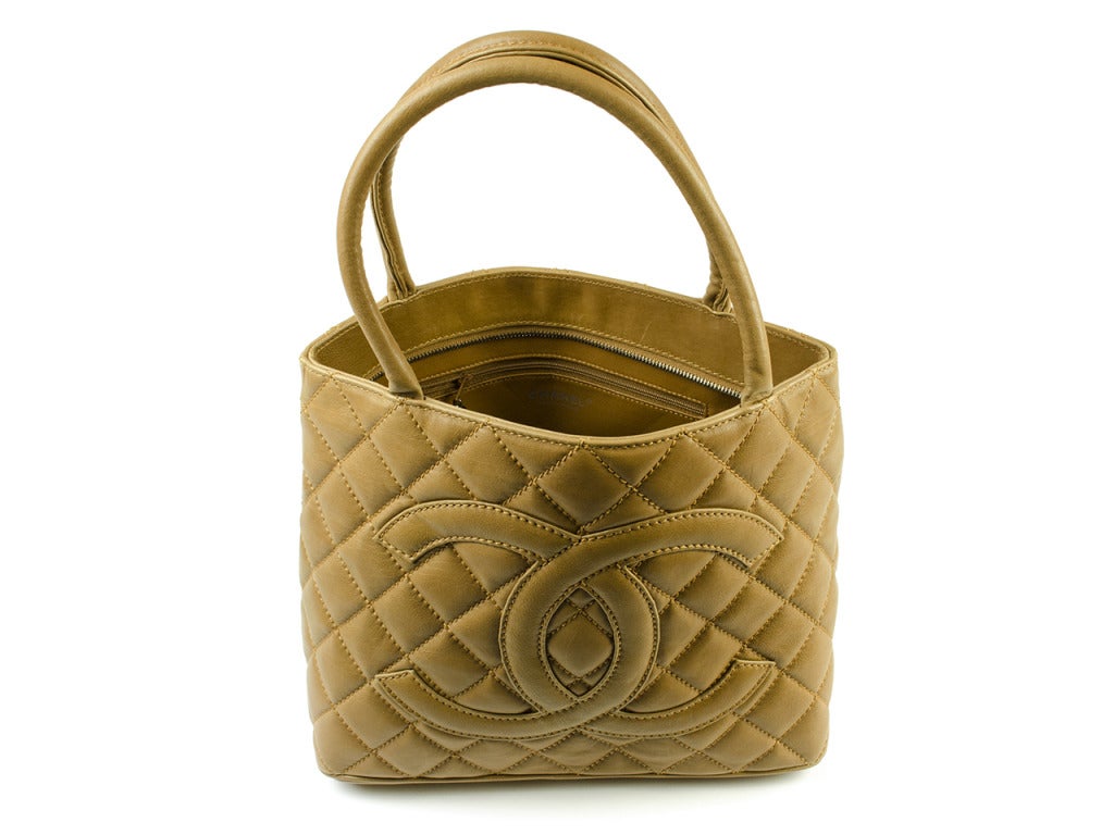 Chanel Medallion Tote Bag In Excellent Condition For Sale In San Diego, CA