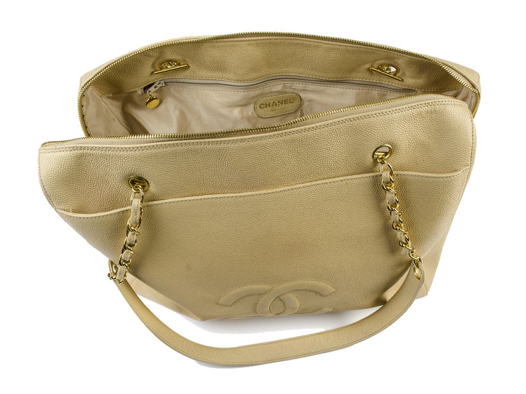 Women's Chanel Beige Vintage Tote Bag For Sale