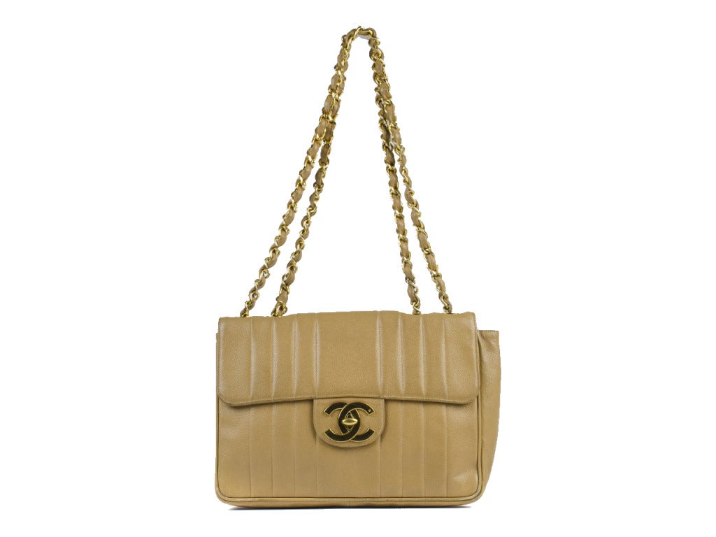 Chanel Vintage Jumbo-Klappe