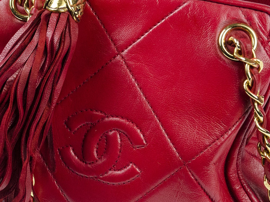 Chanel Vintage Red Shoulder Bag In Excellent Condition In San Diego, CA