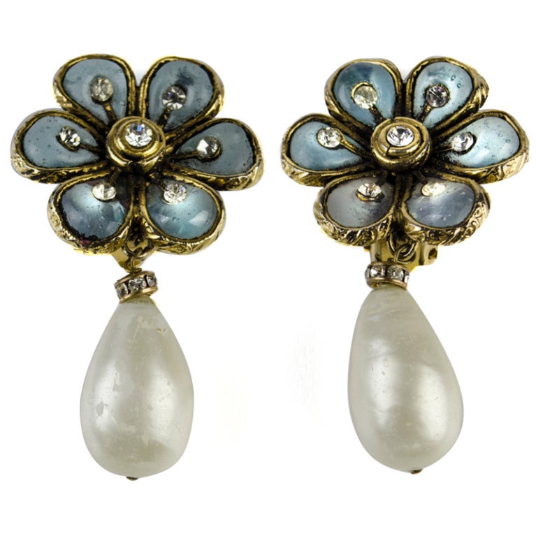 Chanel Vintage Floral Pearl Drop Earrings For Sale