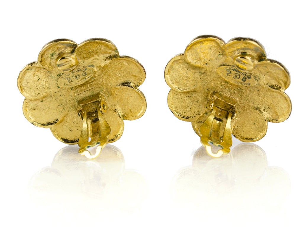 Chanel Vintage Season 28 Coin Earrings In Good Condition For Sale In San Diego, CA