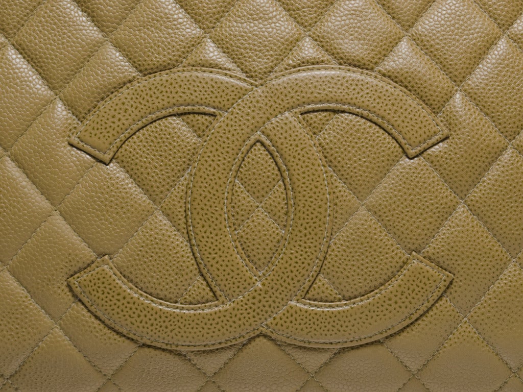 Women's Chanel Beige Caviar Leather Duffle Bag For Sale