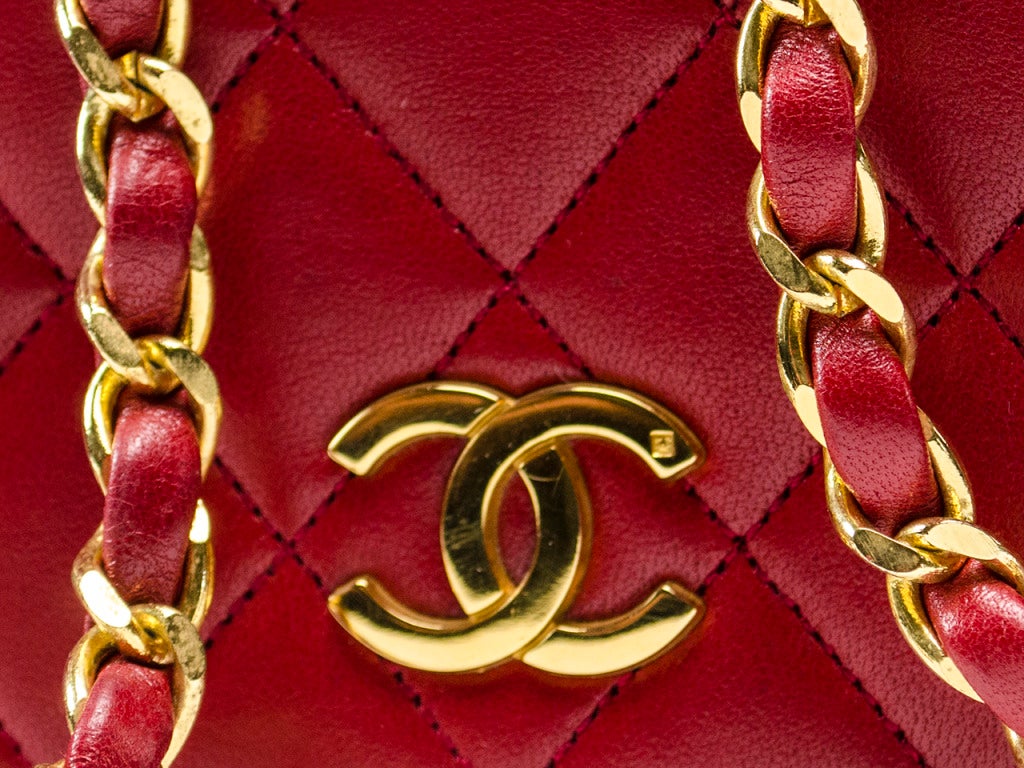 Chanel Vintage Red Lambskin Flap In Excellent Condition In San Diego, CA