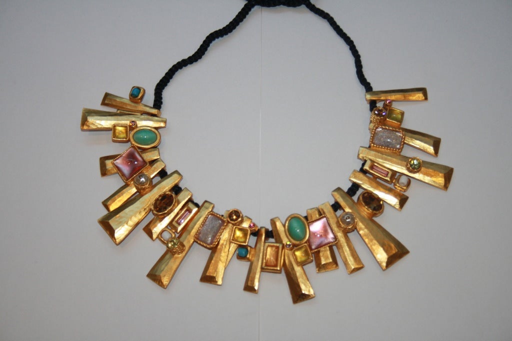 Stunning Christian Lacroix Necklace 1990S In Excellent Condition For Sale In Paris, IDF