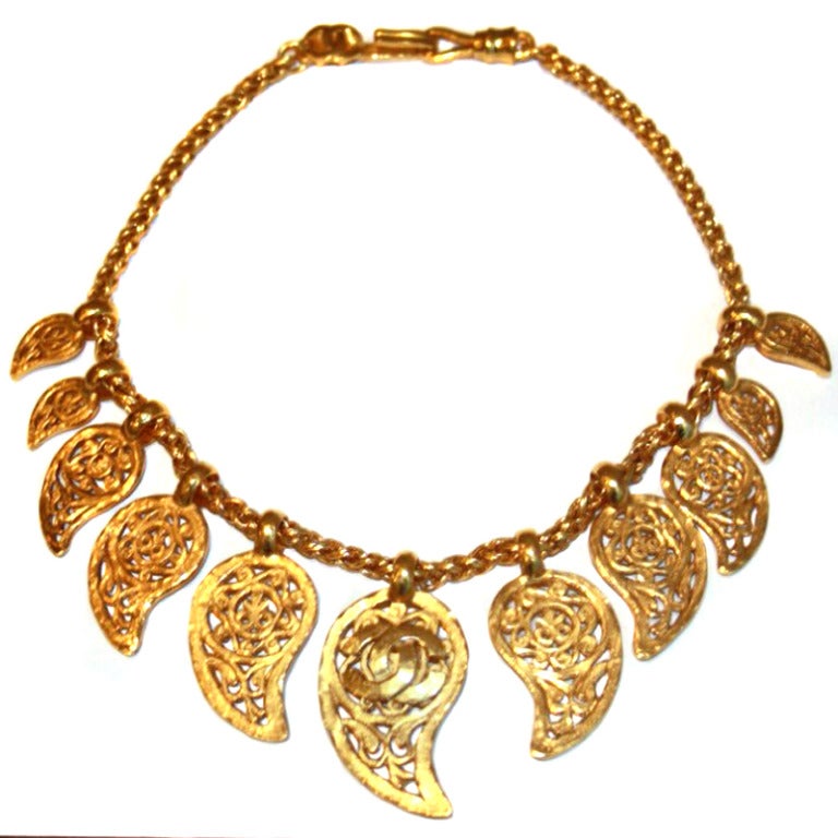 Vintage Chanel Gold Necklace For Sale