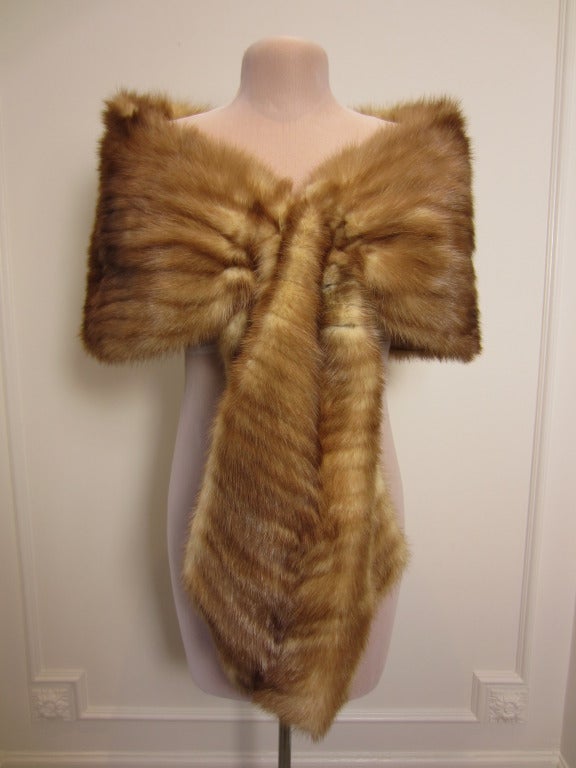 For a socialite in Monte Carlo , this stole was handmade by the finest furrier in Monaco.
Wrap yourself in this luscious fur stole, for evening..for warmth…for fun…
The mink is in excellent condition.
Size is small to medium