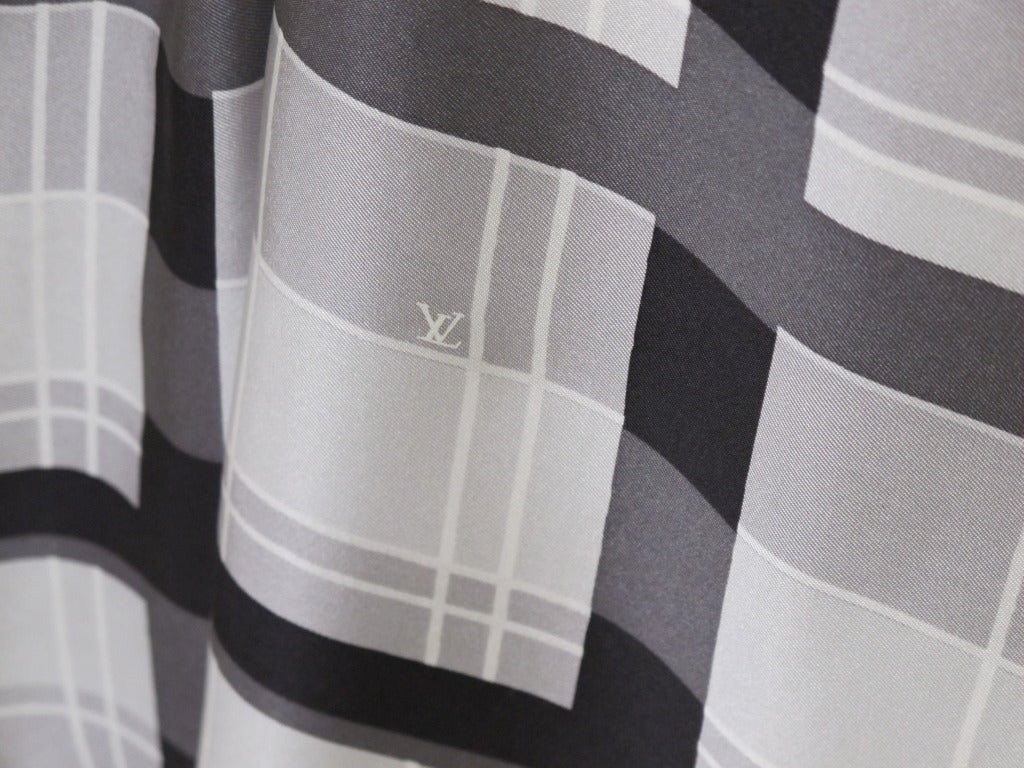 Louis Vuitton Dress Silk Plaid with LV Gold Chains 4