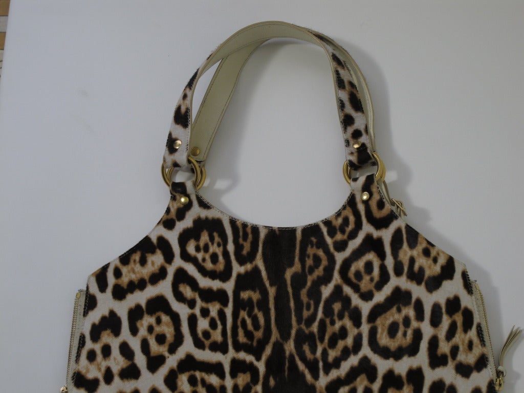 Yves Saint Laurent Tribute Leopard Tote Bag In Excellent Condition In Port Hope, ON