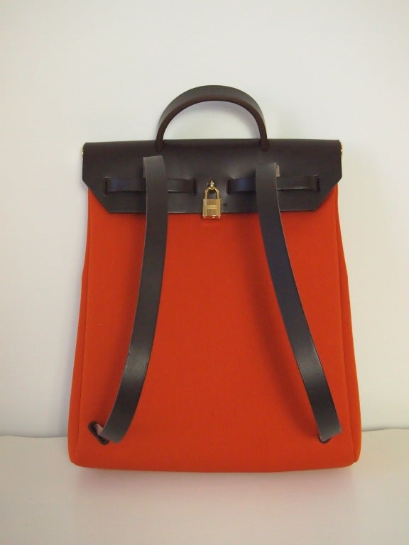 New Hermes Herbag with Red and Orange Canvas with Chocolate Box Leather In New Condition In Port Hope, ON