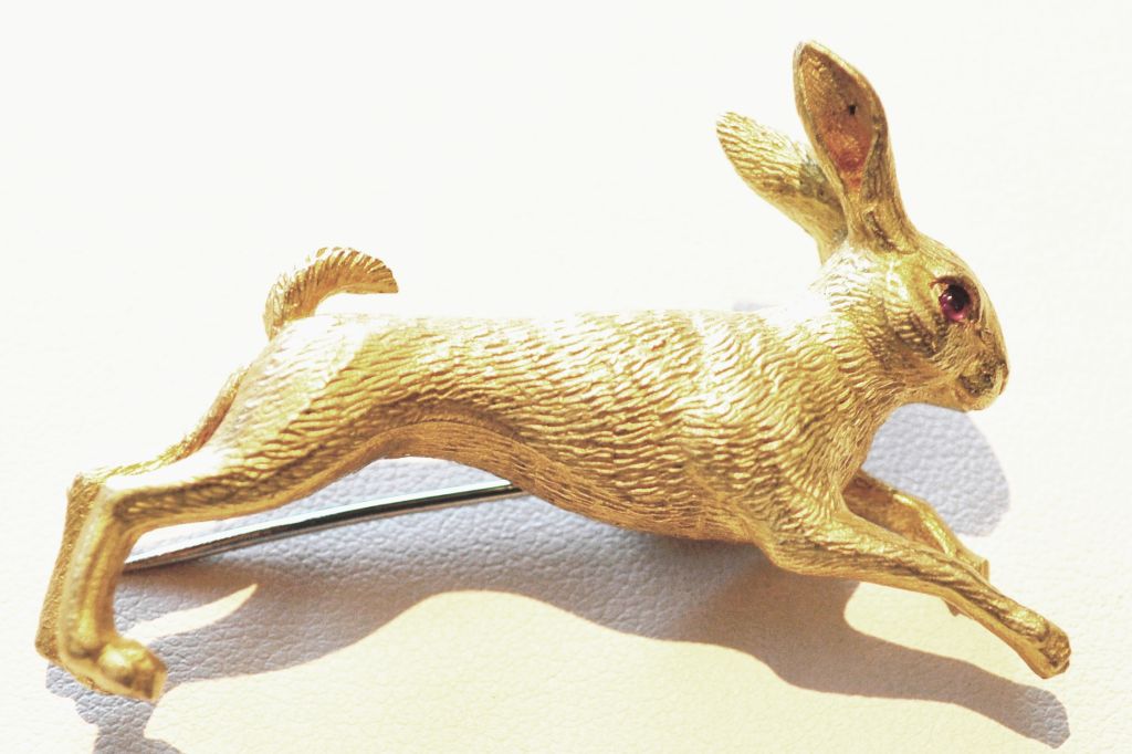 18k Rabbit Pin with Ruby Cabochon Eyes
Marked: Hermes-750-France