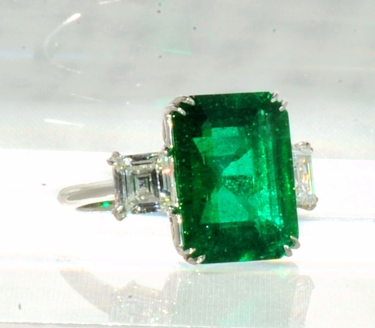 Exceptional Columbian Emerald Ring