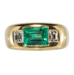 Gentlemen's Emerald And Diamond Ring
