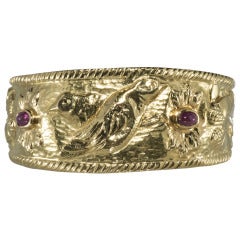 Hand Reposse  La. Nouvelle Bague Gold and Ruby Cuff