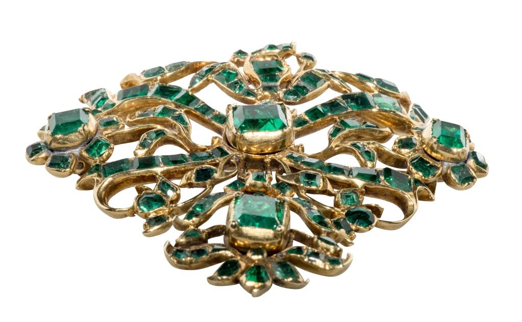 Baroque Amazing 18th Century Iberian Colombian Emerald Gold Brooch