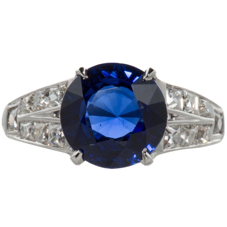 Beautiful Sapphire and French Cut Diamond Ring For Sale at 1stDibs
