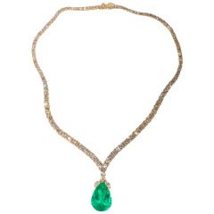 Impressive Emerald and Diamond necklace