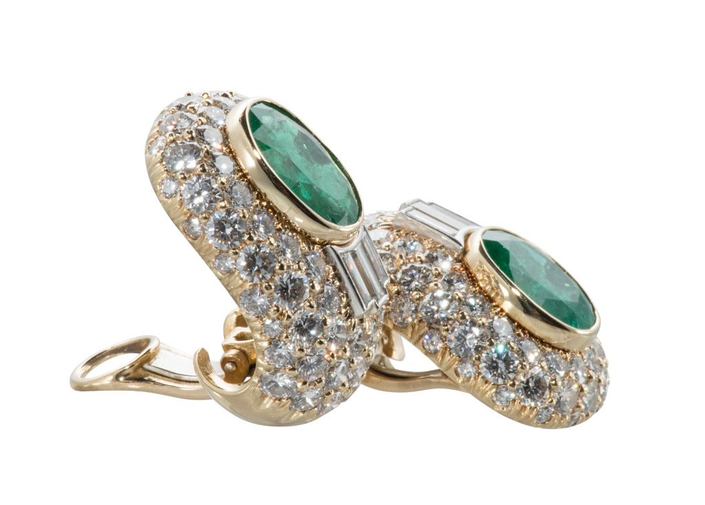 David Webb Emerald Diamond Earrings In Excellent Condition For Sale In Houston, TX