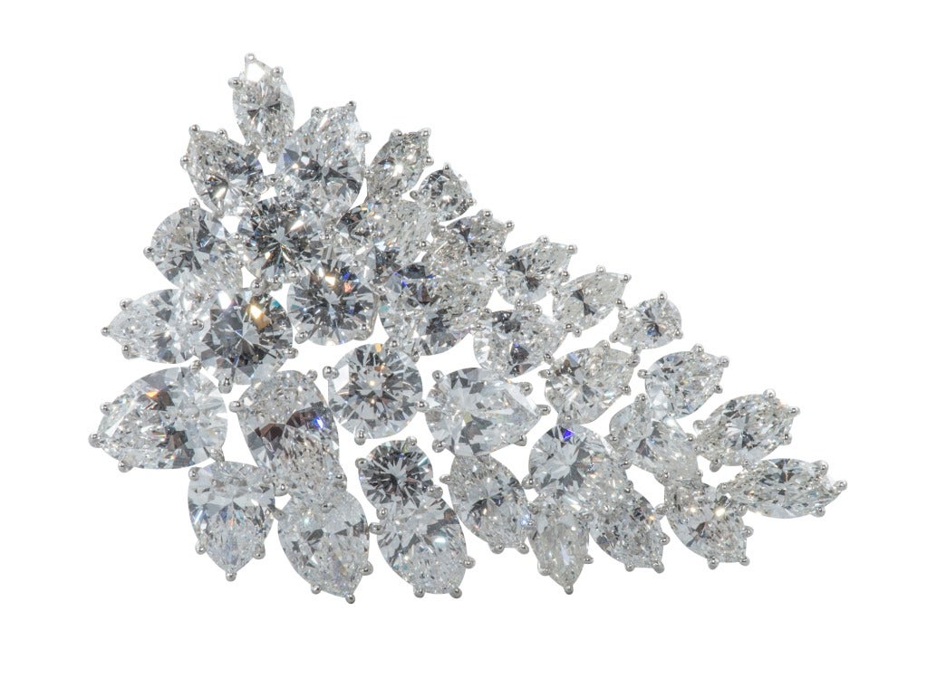 Spectacular Diamond Cluster Brooch set in Platinum.
The fourteen largest stones have GIA certificates.