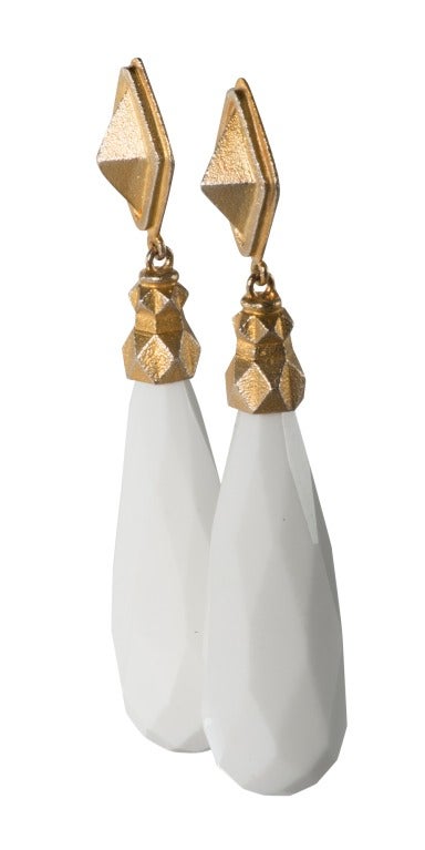 Contemporary 18K Yellow Gold and White Onyx Drop Earrings