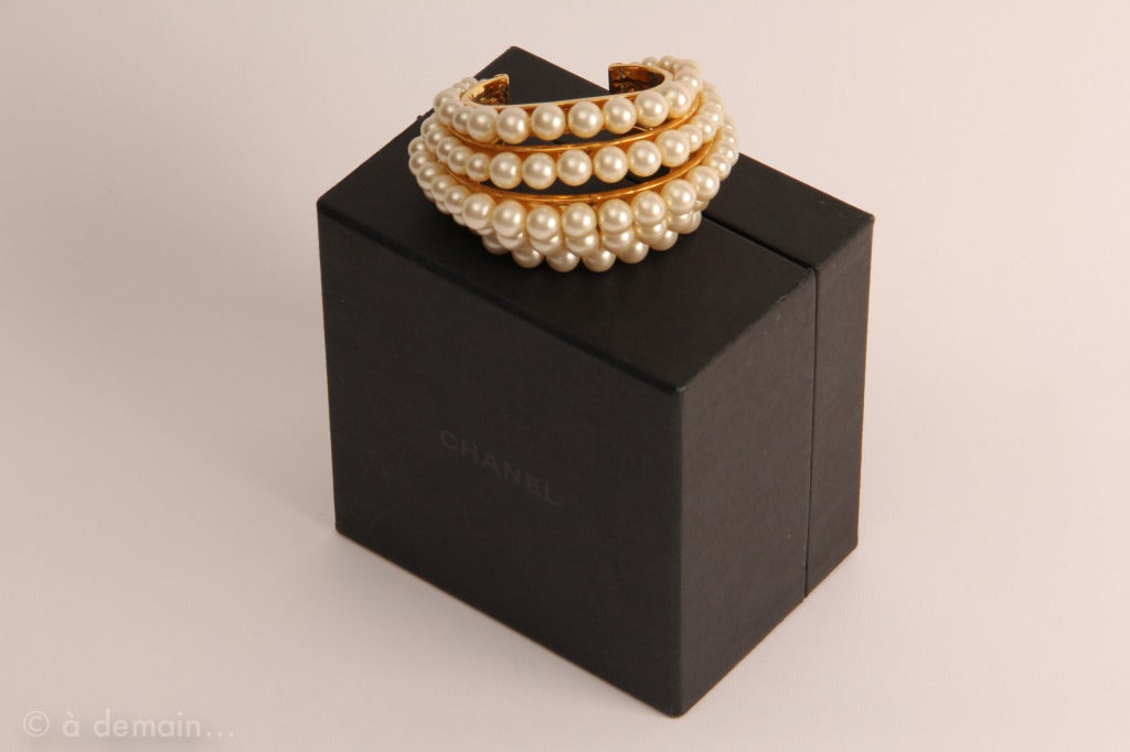 Chanel '03 Elegant cuff bracelet 3