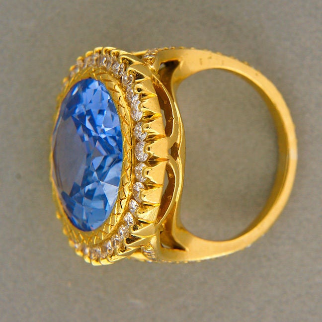 Natural Violet Sapphire Diamond Gold Ring  In Good Condition In Stamford, CT