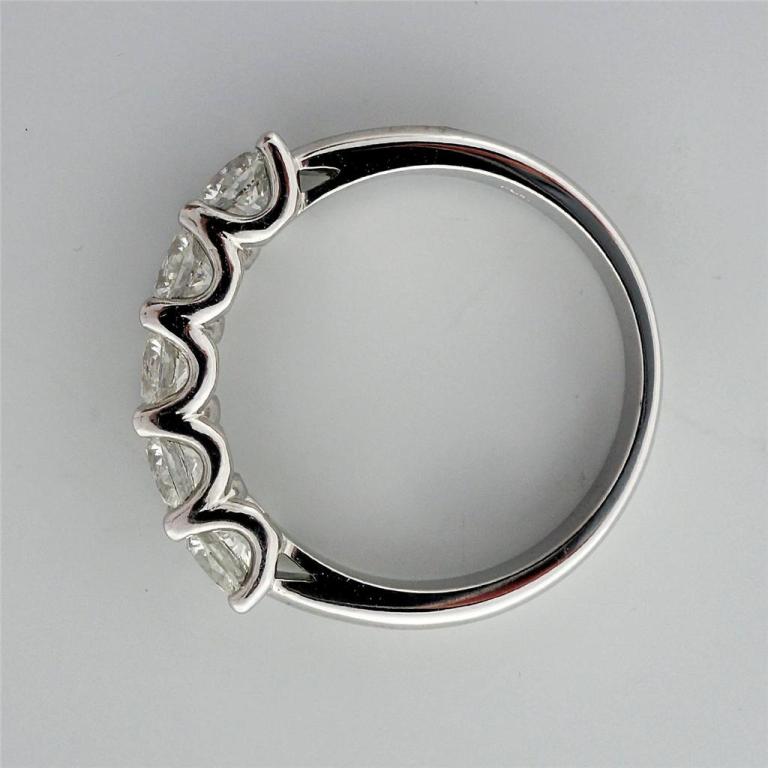 Women's Wedding Band Diamond Platinum Ring 