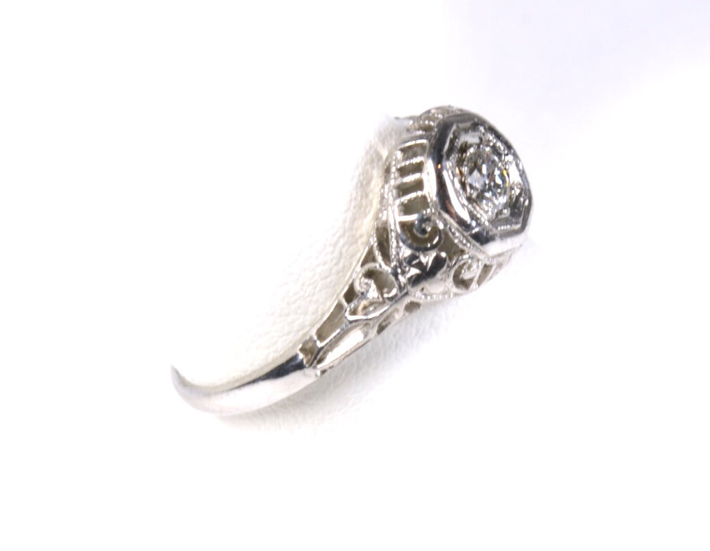 Art Deco white gold diamond ring