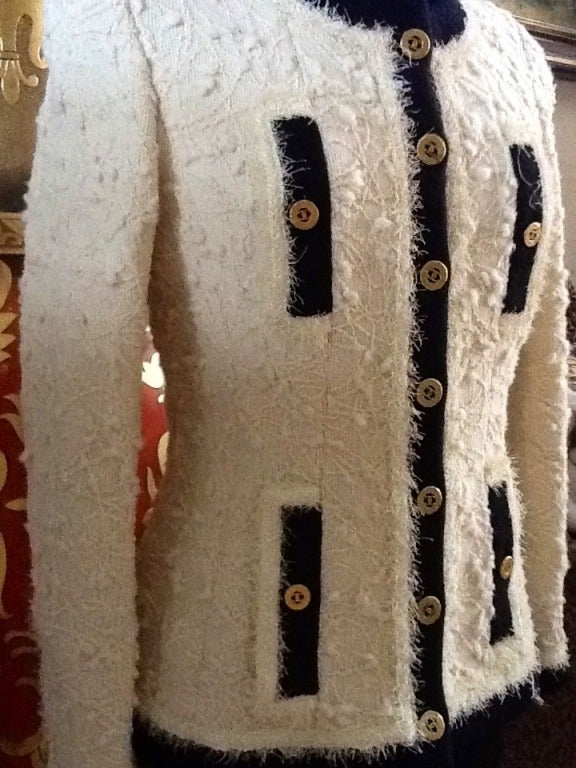 Chanel Ivory Thick Wool Boucle Black Trim Jacket Mega Buttons In Excellent Condition In Lake Park, FL