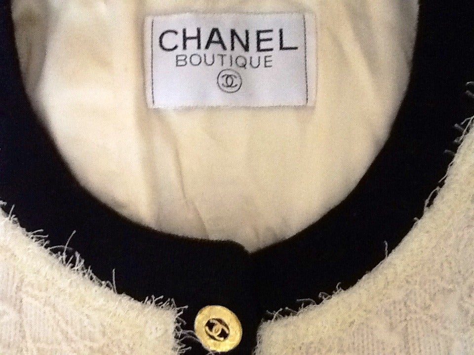 Chanel Ivory Thick Wool Boucle Black Trim Jacket Mega Buttons 2