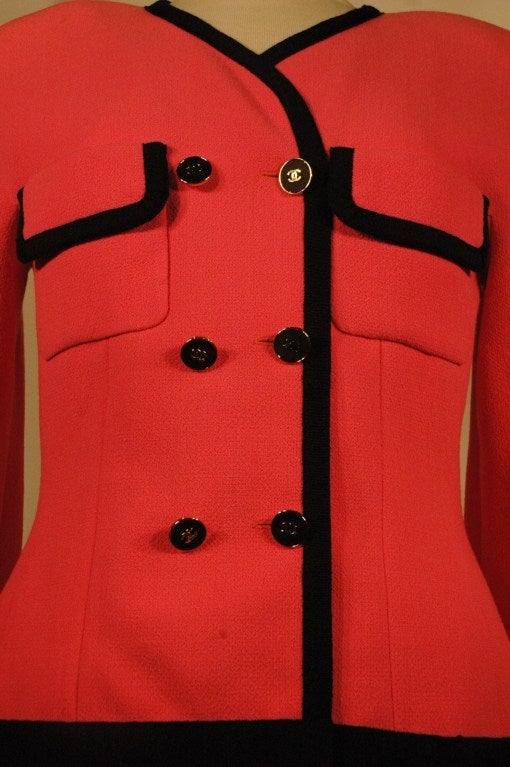 Chanel 1980s Pink ICONIC Jacket Skirt Suit w Bow Trim CC Logo Buttons For Sale 2