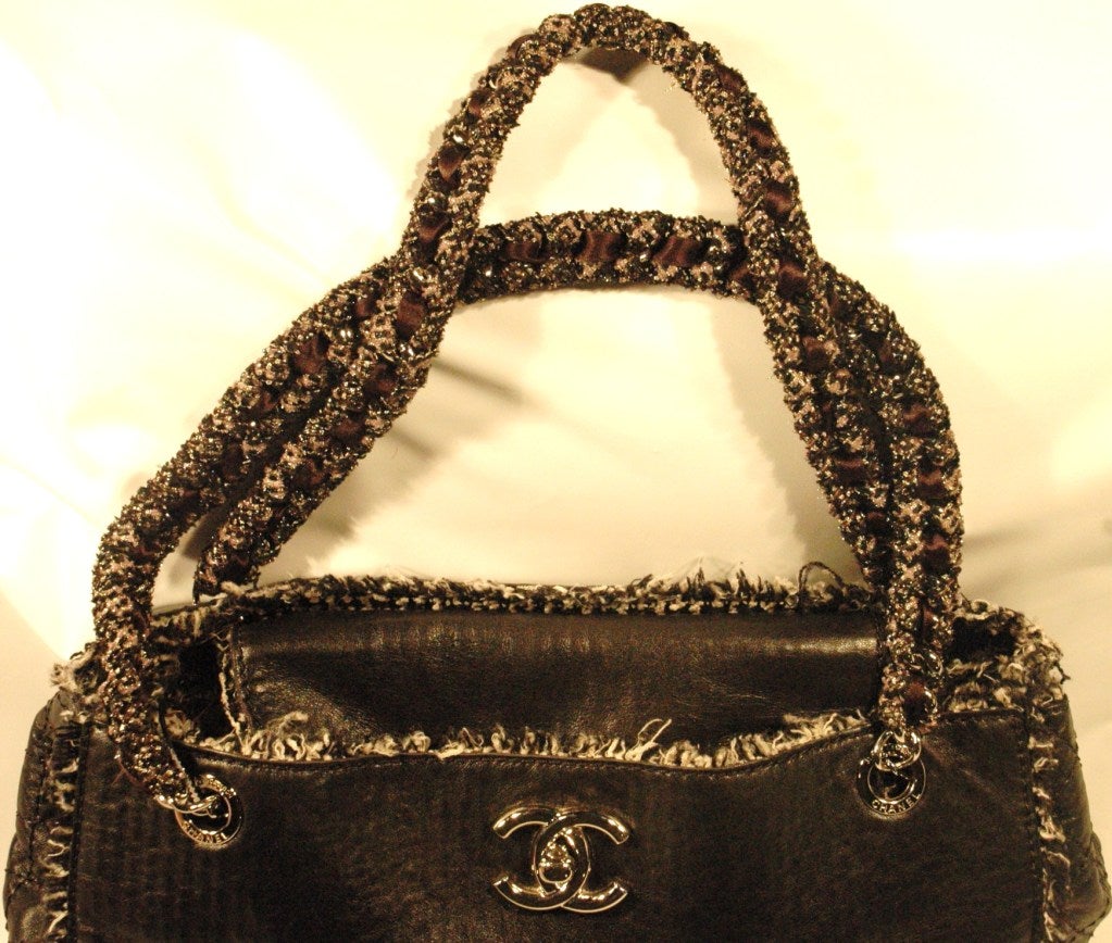 2009 Chanel Black Leather Tweed Fringed Piping & Lining Tote Handbag 3