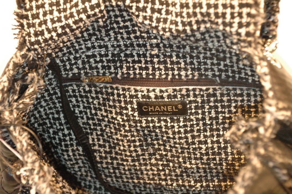 2009 Chanel Black Leather Tweed Fringed Piping & Lining Tote Handbag 5