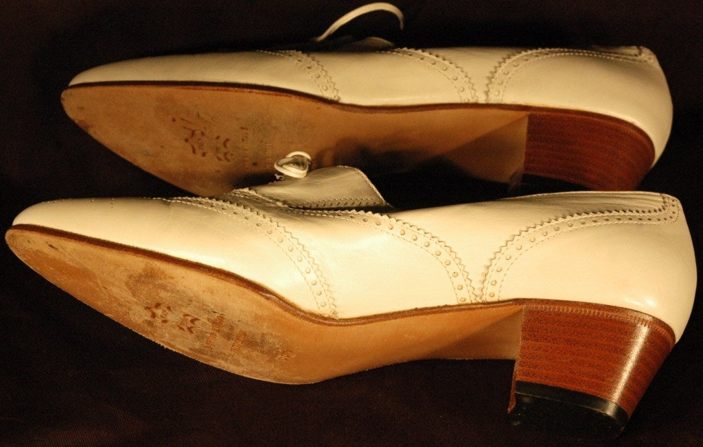 Hermes Ivory Lace up Spectator Low Heel Leather Shoes For Sale 2
