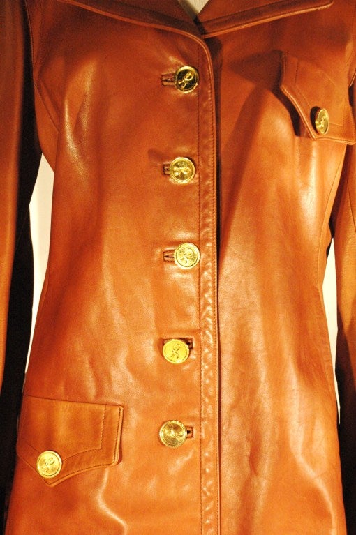 Vintage Roberta Di Camerino Tabacco Brown Leather Jacket w Gold R Logo Buttons For Sale 1