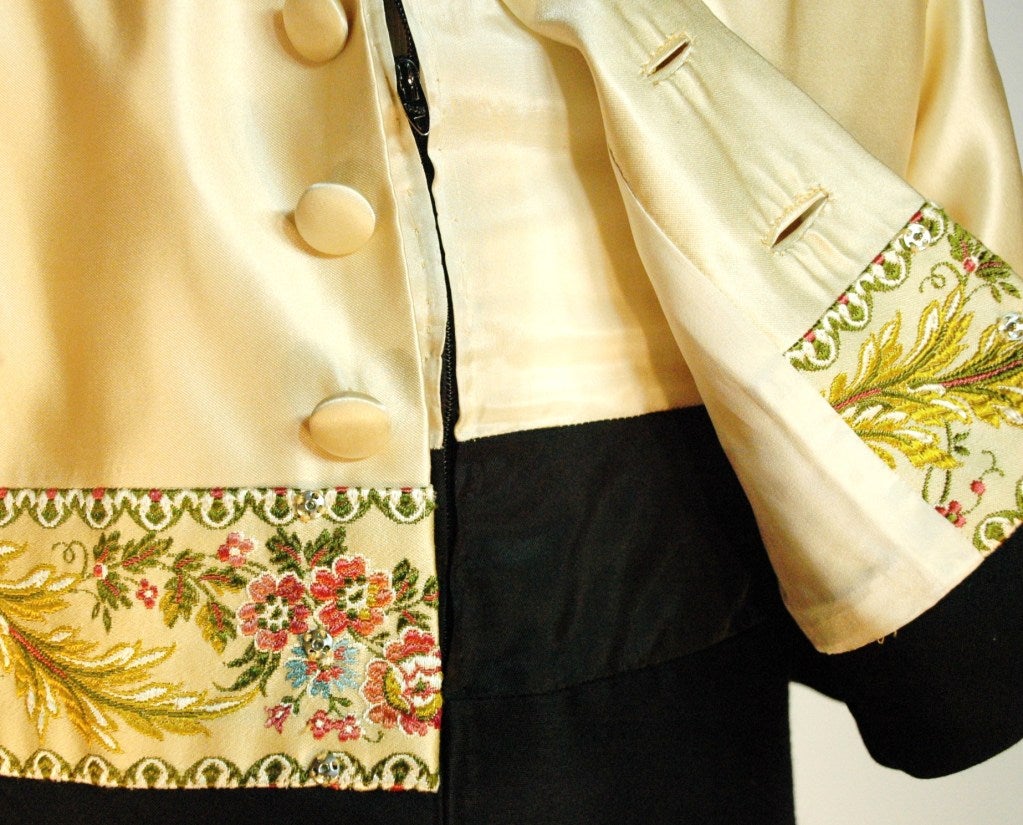 Vintage 1950s Patullo Jo Copeland Embroidered Silk Futuristic Dress In Excellent Condition For Sale In Lake Park, FL