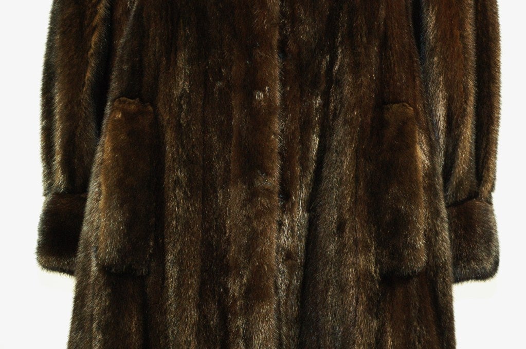 Bergdorf Goodman on The Plaza Petite Long Mink Coat In Excellent Condition For Sale In Lake Park, FL