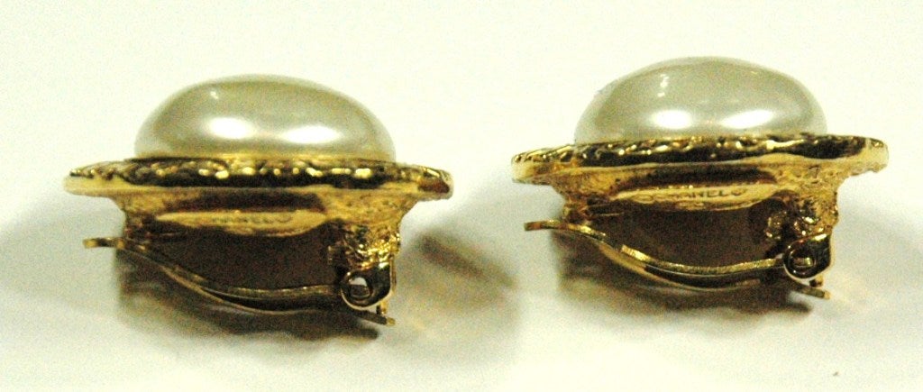 Vintage Chanel Gold Button Pear Clip on Earrings In Excellent Condition In Lake Park, FL