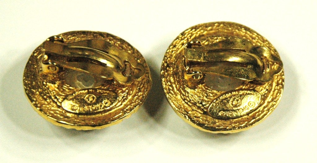 Vintage Chanel Gold Button Pear Clip on Earrings 2