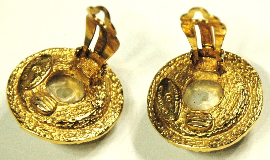 Vintage Chanel Gold Button Pear Clip on Earrings 3