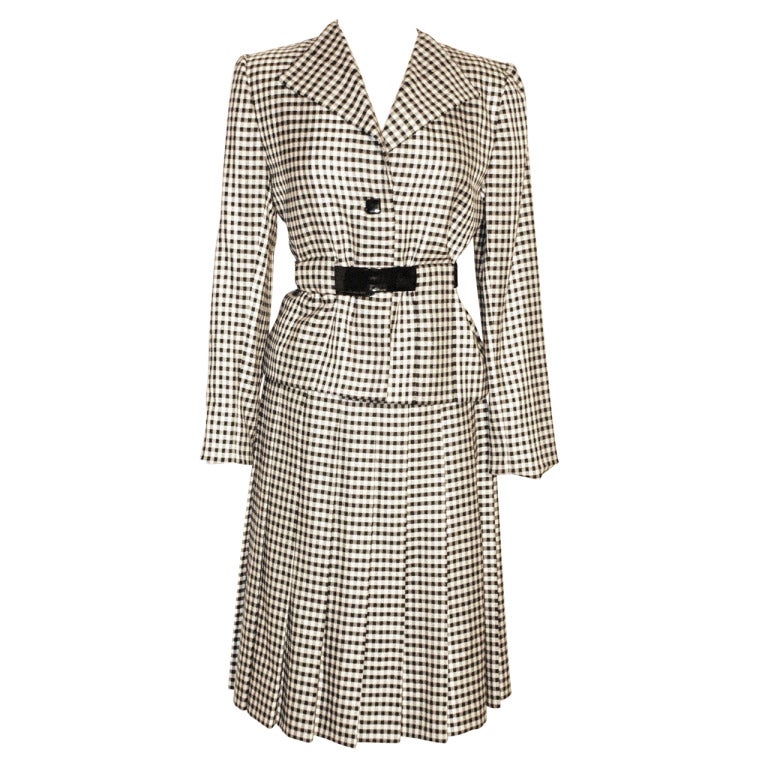 Vintage Pauline Trigere Black & white Checker Jacket w Belt Skirt Suit For Sale