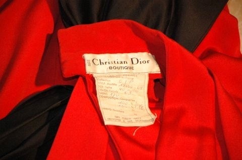 Christian Dior Haute Red Silk Gown with Gigantic Black Bow on Shoulder For Sale 5