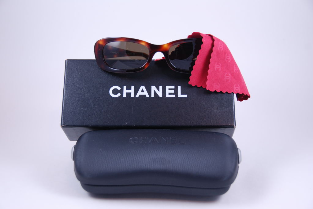 Vintage Chanel Tortoise Shell Sunglasses 5