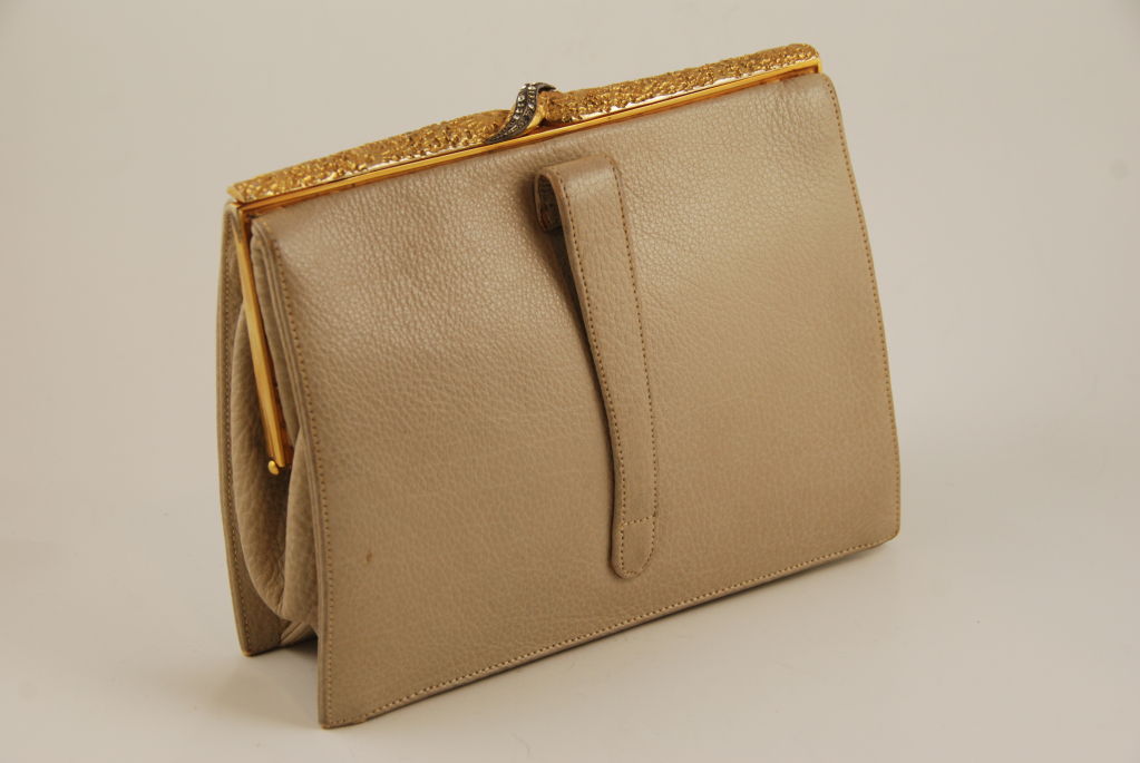 Beige 1980's Khaki Leather Clutch with Vintage Frame For Sale